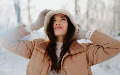 Pourquoi l’hiver fragilise les cheveux : comprendre les effets du froid et adopter les bons gestes